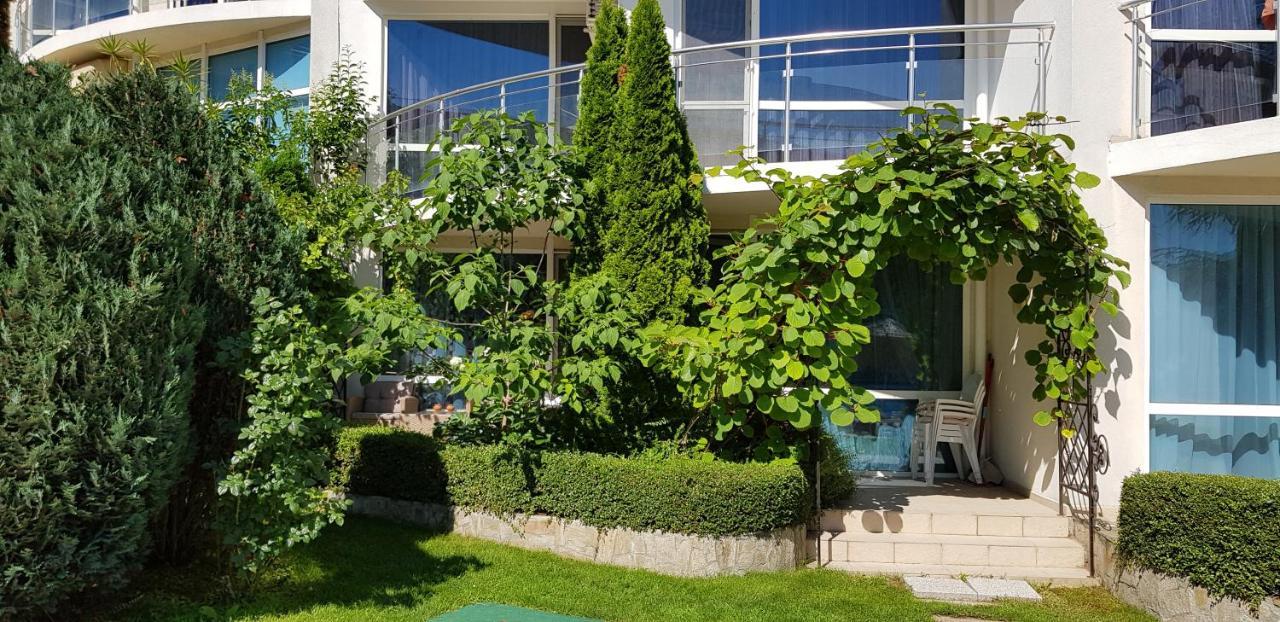 Apartment With Green Terrace Бургас Экстерьер фото